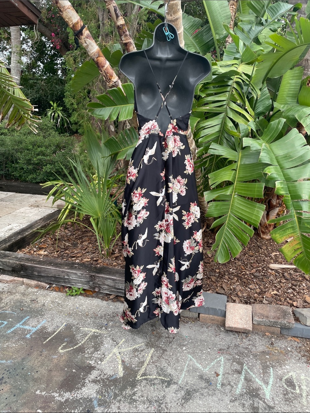 lulu’s dark floral maxi dress with cross back straps - Picture 3 of 5